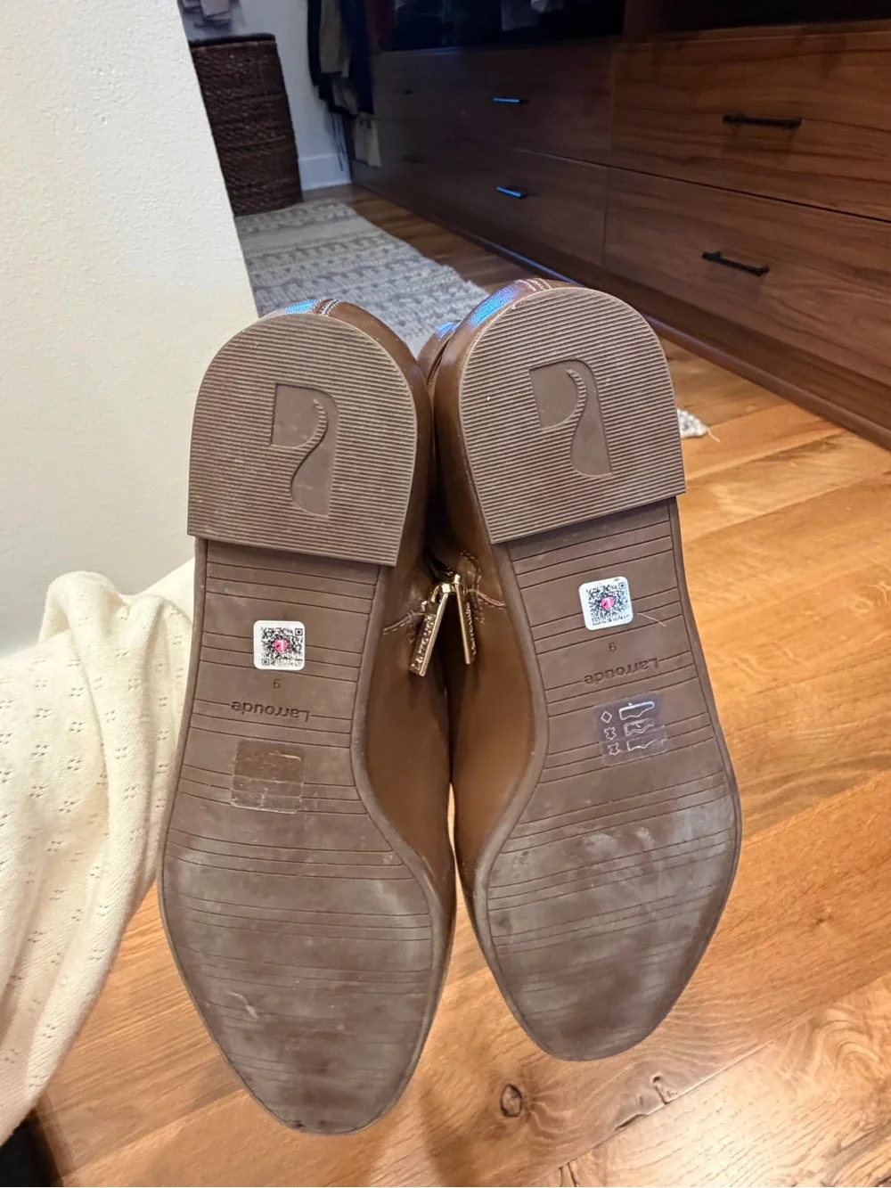 Larroude sleek tan